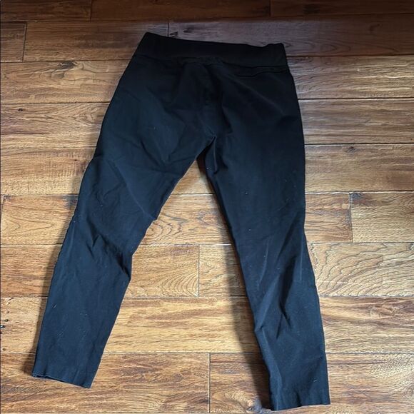 Black Slim Fit Gap Maternity Pants - Picture 7 of 7